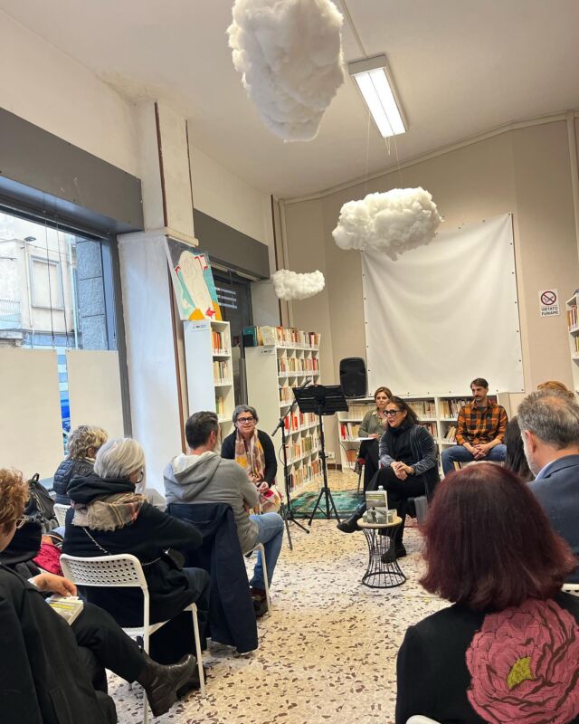 Alcuni momenti di sabato sera con @simonettapavanellowriter @togaci_gaudiano @hananmakhloufi @luisaziliotto @andr_ullu #saloneoff#saloneofftorino#arte#musica